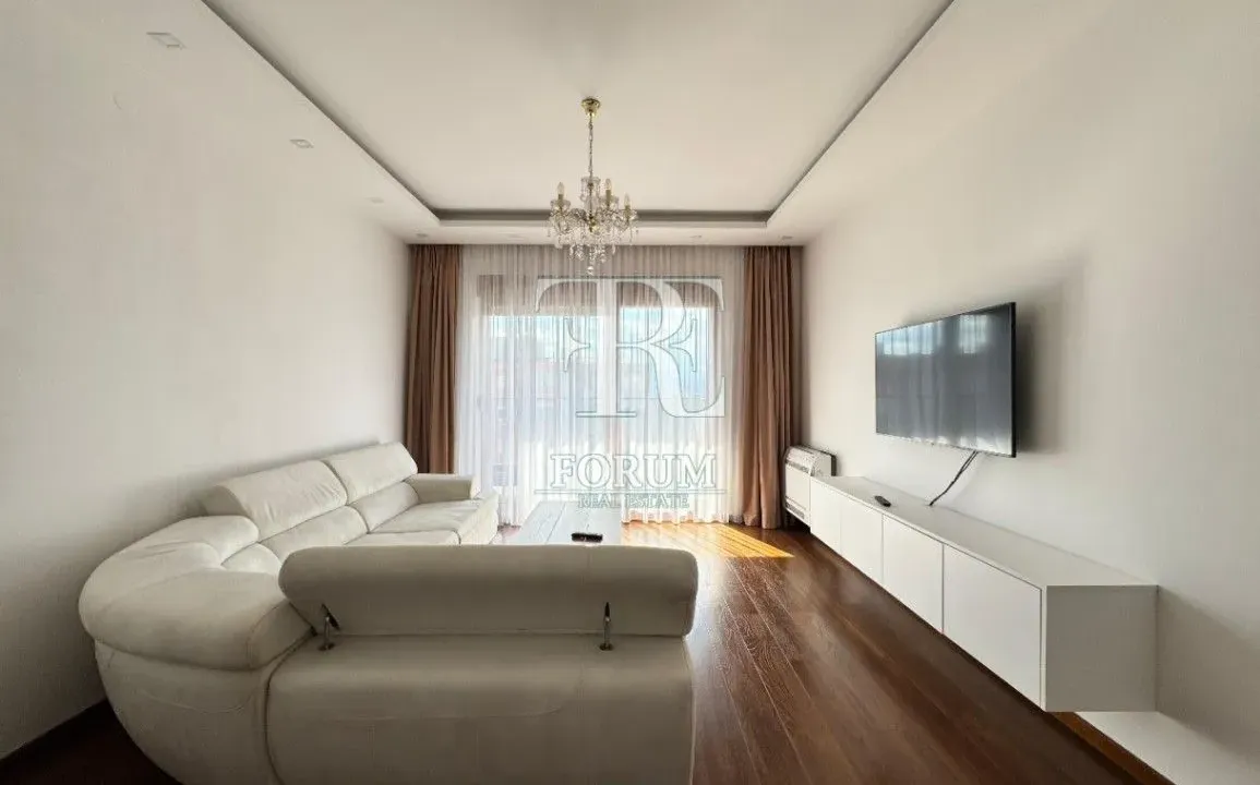 Izdavanje, dvosoban stan, 71m², Master Kvart, Podgorica