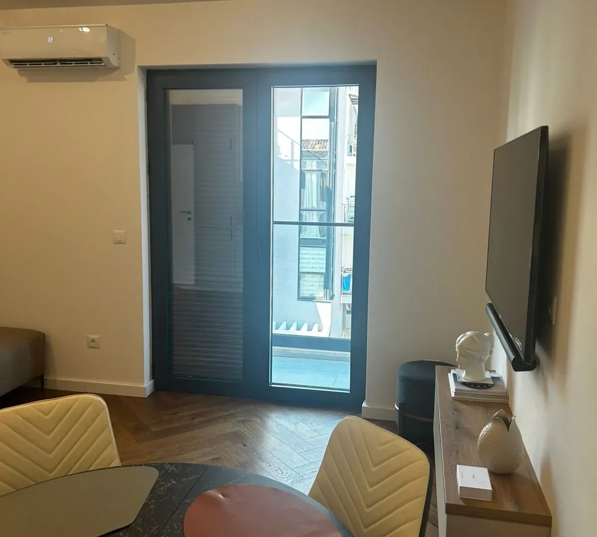 Rent, one bedroom apartment, 42m², Kava, Tivat