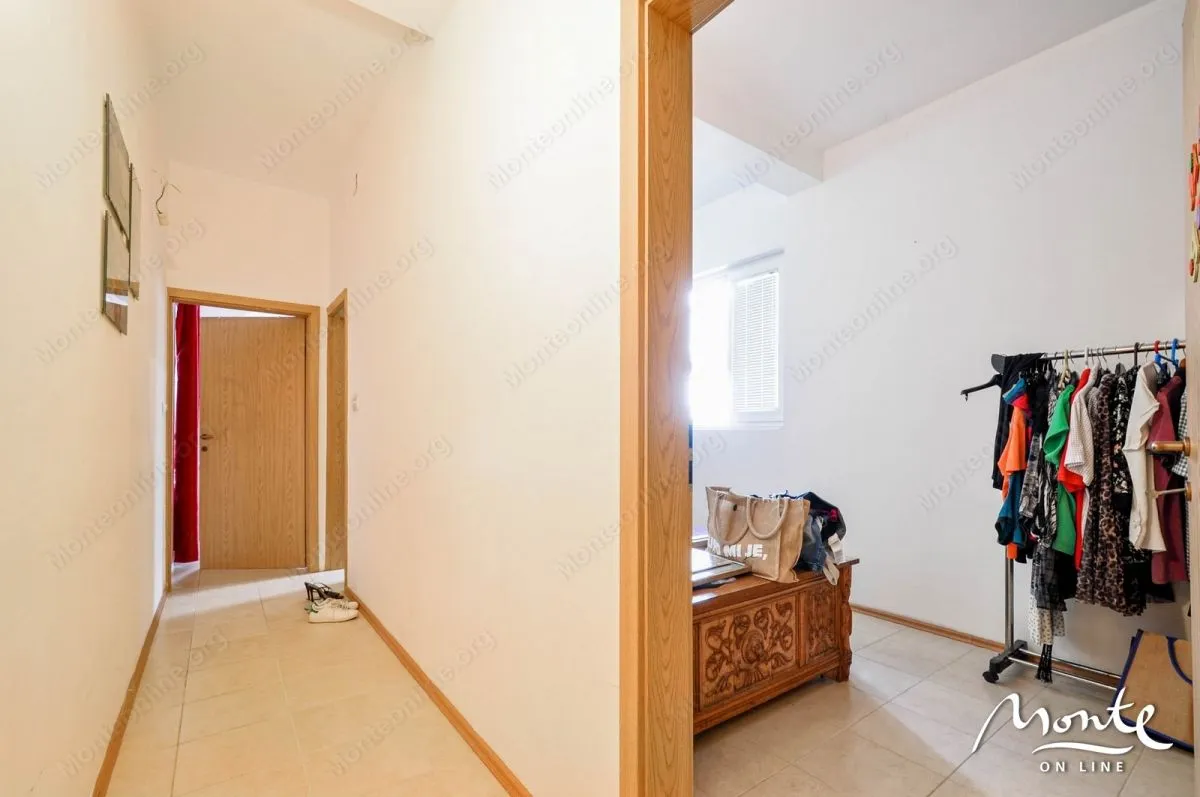 Prodaja, trosoban stan, 116m², Tivat, Crna Gora