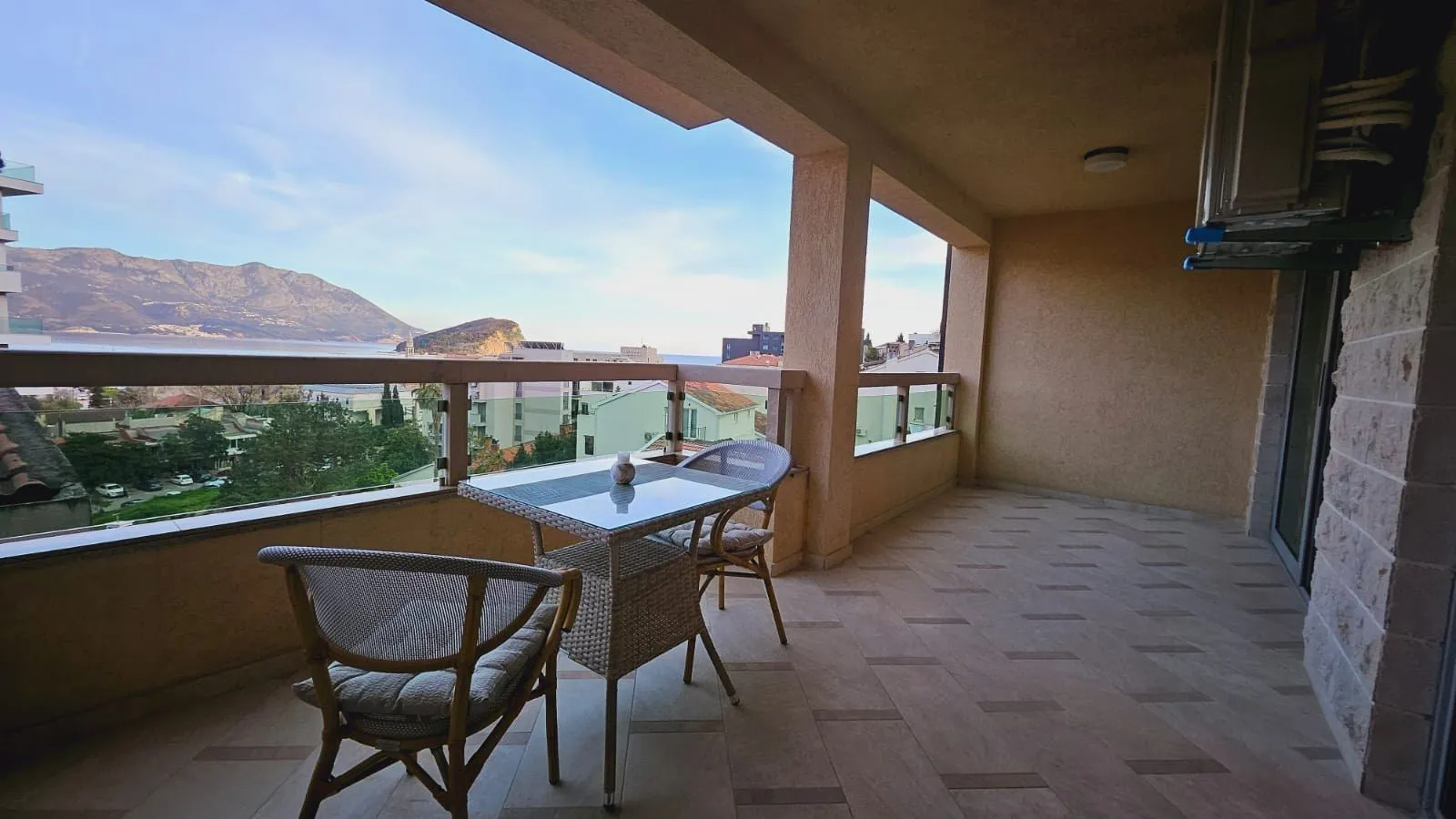 Prodaja, dvosoban stan, 61m², Centar, Budva