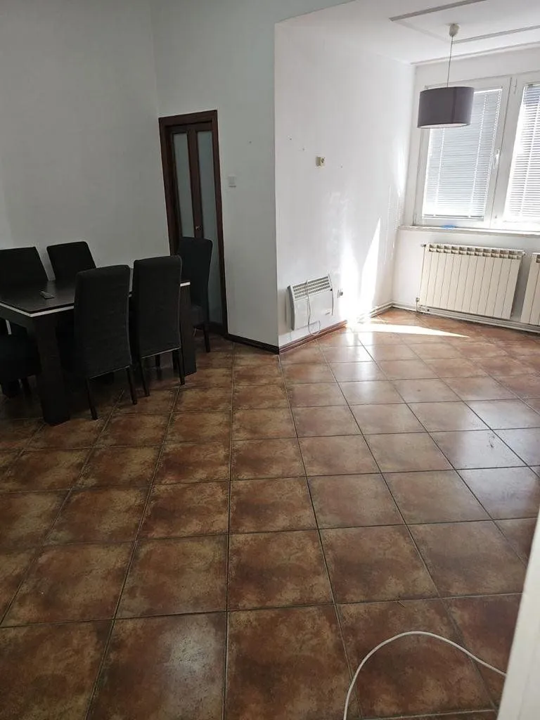 Izdavanje, dvosoban stan, 70m², Centar, Podgorica