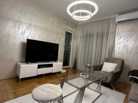 Rent, one bedroom apartment, 44m², Blok 9, Podgorica - image 3