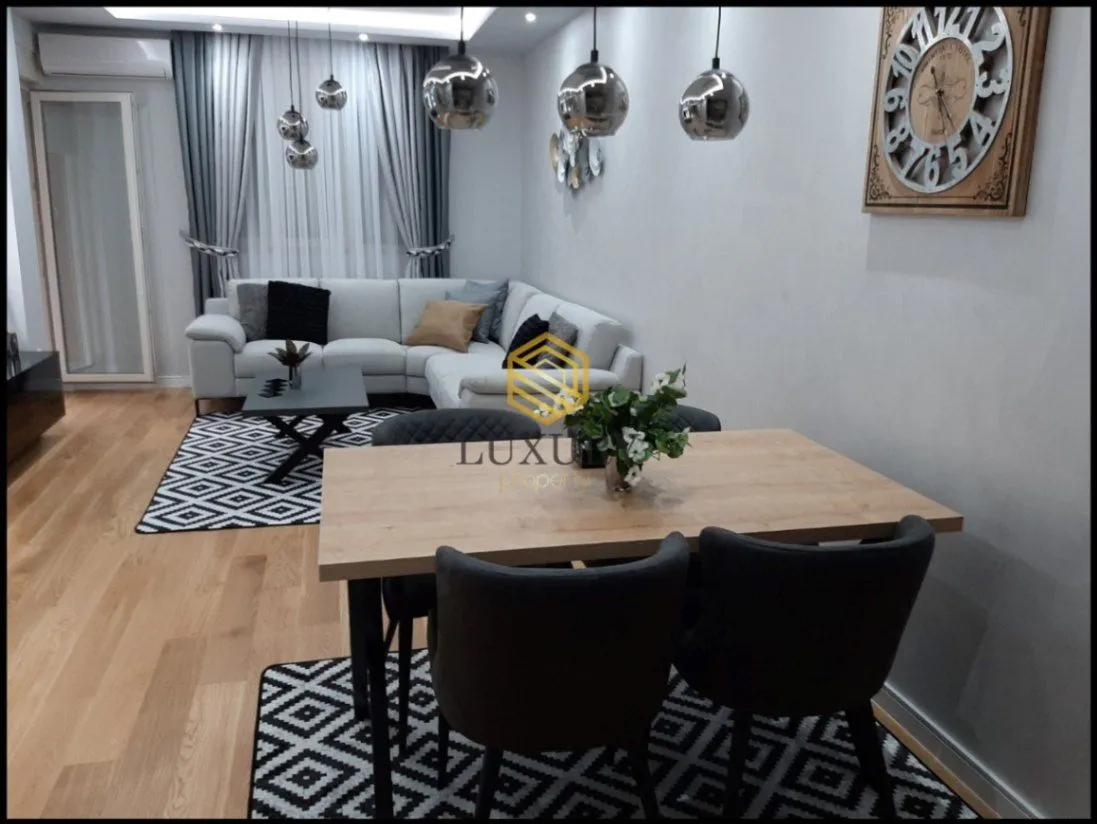 Izdavanje, jednosoban stan, 50m², Central Point, Podgorica