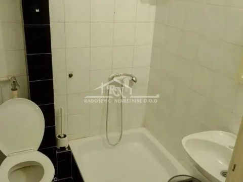 Izdavanje, kuća, 180m², Čukarica, Beograd - image 13