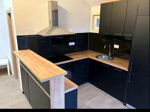 Izdavanje, jednosoban stan, 47m², Gradiošnica, Tivat - image 2