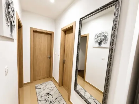 Izdavanje, dvosoban stan, 77m², Master Kvart, Podgorica - image 3