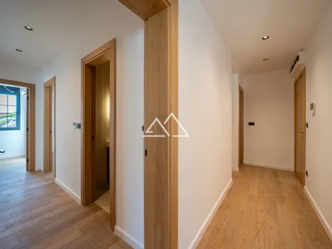 Sale, three bedroom apartment, 96m², Tivat, Crna Gora - image 10