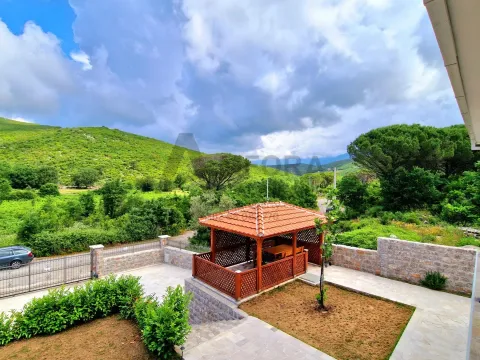 Rent, house, 185m², Zagora, Kotor - image 12