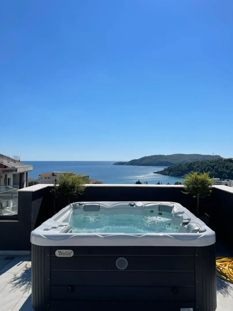 Izdavanje, jednosoban stan, 40m², Bečići, Budva