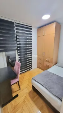 Izdavanje, trosoban stan, 40m², Kalenić Pijaca, Vračar Sve Podlokacije - image 3