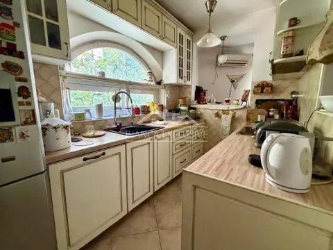 Prodaja, četvorosoban stan, 111m², Stari Grad, Beograd - image 13