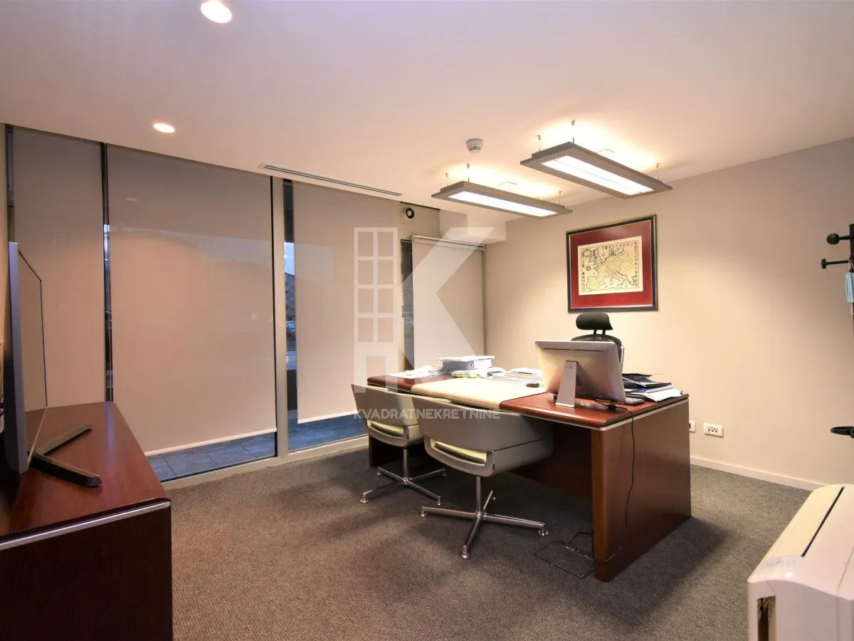 Rent, office space, 177m², City Kvart, Podgorica