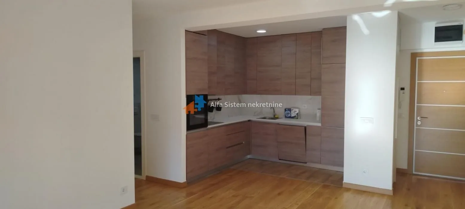 Izdavanje, stan, 96m², Voždovac Sve Podlokacije, Beograd