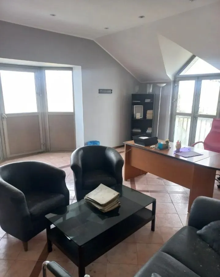 Sale, office space, 1310m², Baranda, Opovo