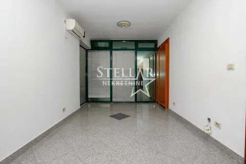 Rent, office space, 53m², Pobrežje, Podgorica - image 3