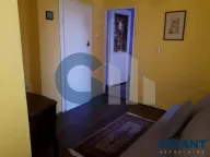 Izdavanje, trosoban stan, 70m², Vračar, Šid - image 6