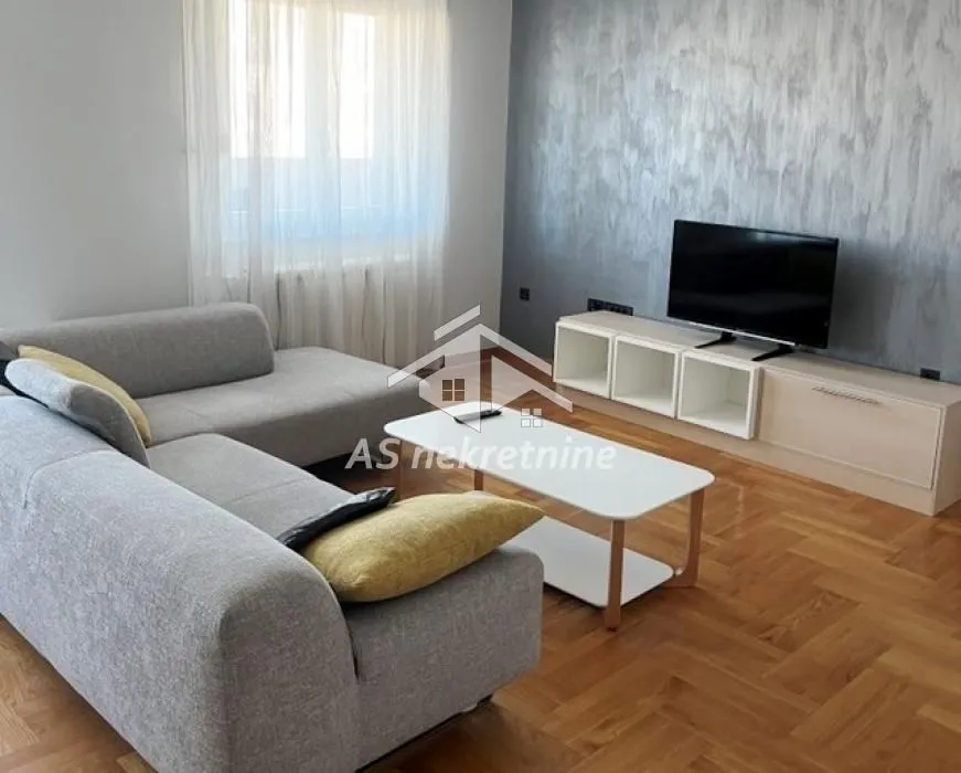 Izdavanje, četvorosoban stan, 120m², Voždovac Sve Podlokacije, Beograd
