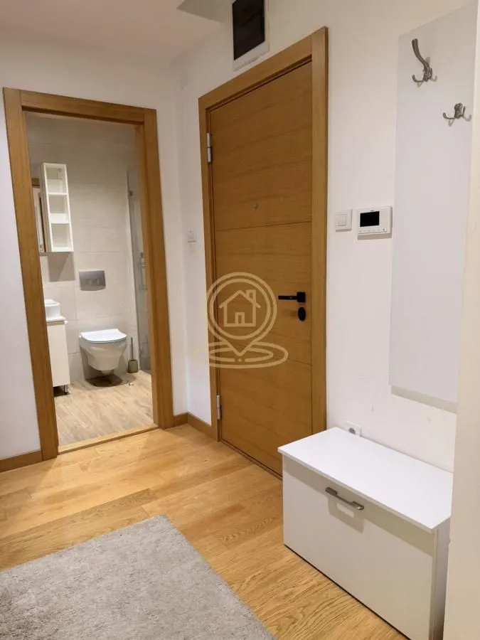 Izdavanje, dvosoban stan, 41m², Rotkvarija, Novi Sad Sve Podlokacije