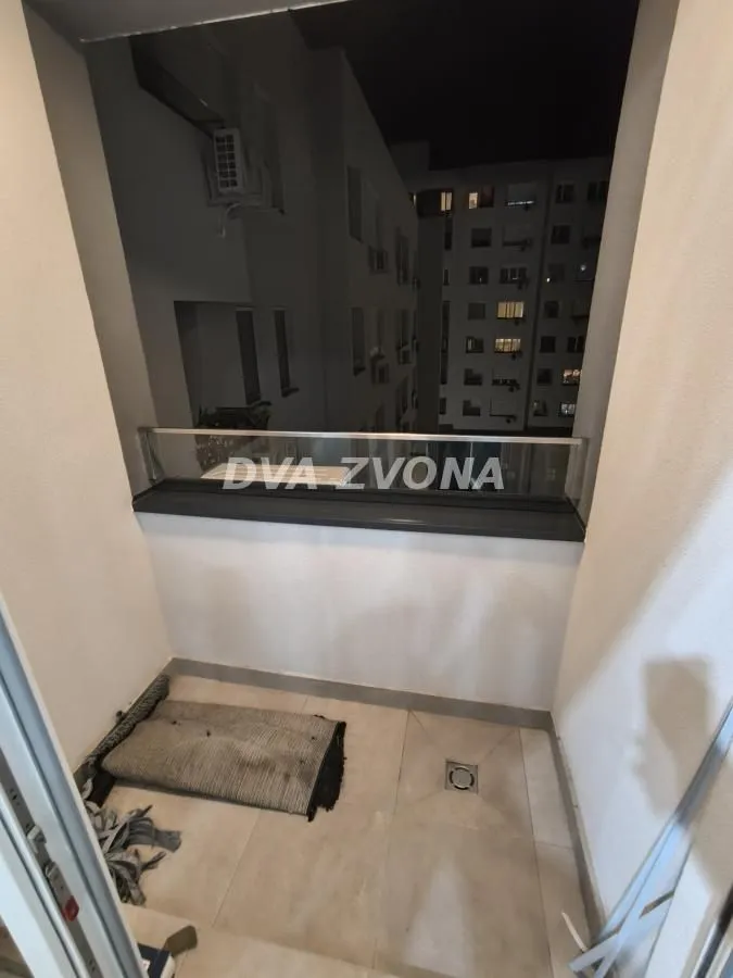 Prodaja, garsonjera, 29m², Adamovićevo Naselje, Novi Sad Sve Podlokacije