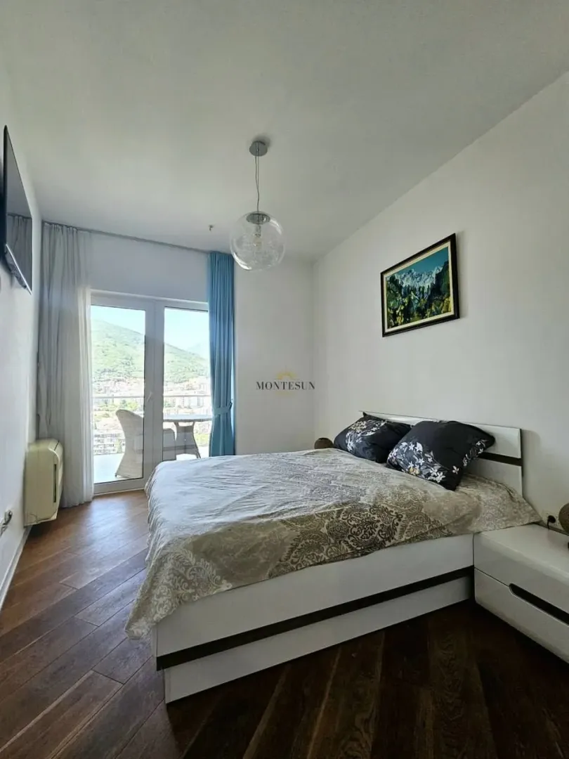 Rent, one bedroom apartment, 70m², Tre Canne, Budva