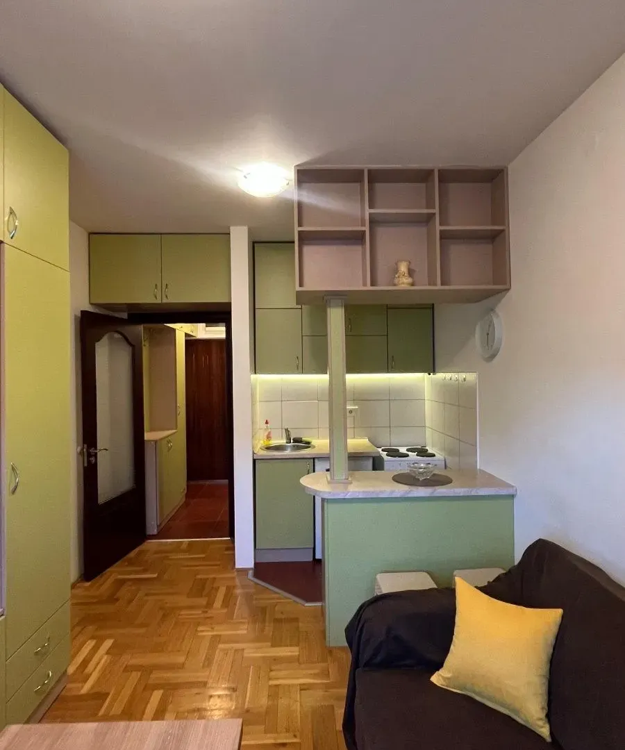 Prodaja, garsonjera, 19m², Krivi Most, Podgorica