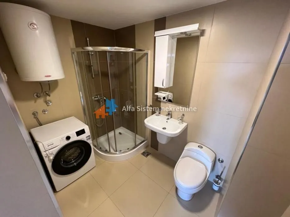 Izdavanje, trosoban stan, 69m², Sarajevska, Beograd