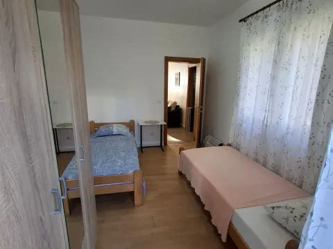 Izdavanje, dvosoban stan, 75m², Dumidran, Tivat - image 12