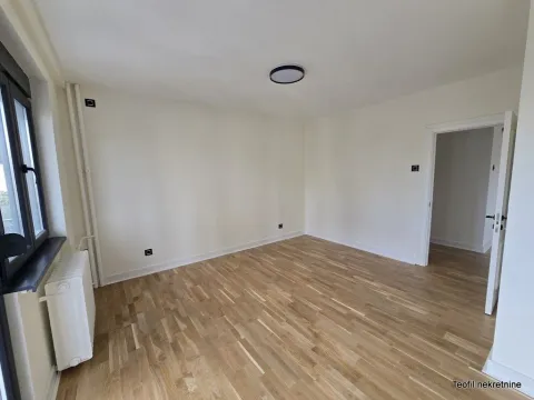 Prodaja, trosoban stan, 75m², Južni Bulevar, Vračar Sve Podlokacije - image 7