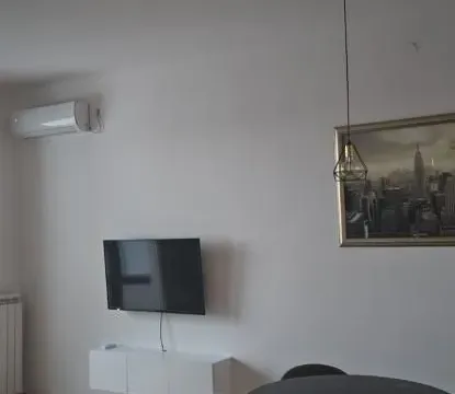 Izdavanje, dvosoban stan, 42m², Bulevar Evrope, Novi Sad Sve Podlokacije - image 3