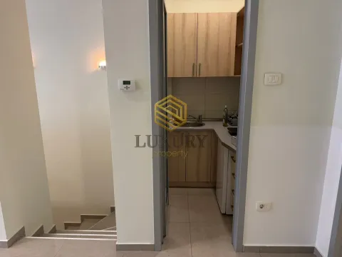 Rent, office space, 189m², Stari Aerodrom, Podgorica - image 7