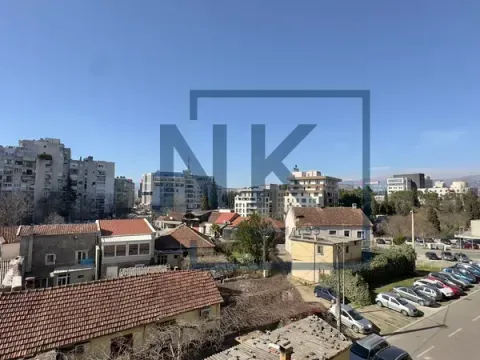 Sale, three bedroom apartment, 105m², Blok 7, Podgorica - image 17
