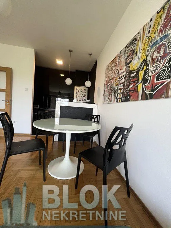 Izdavanje, dvosoban stan, 75m², Podgorica, Crna Gora