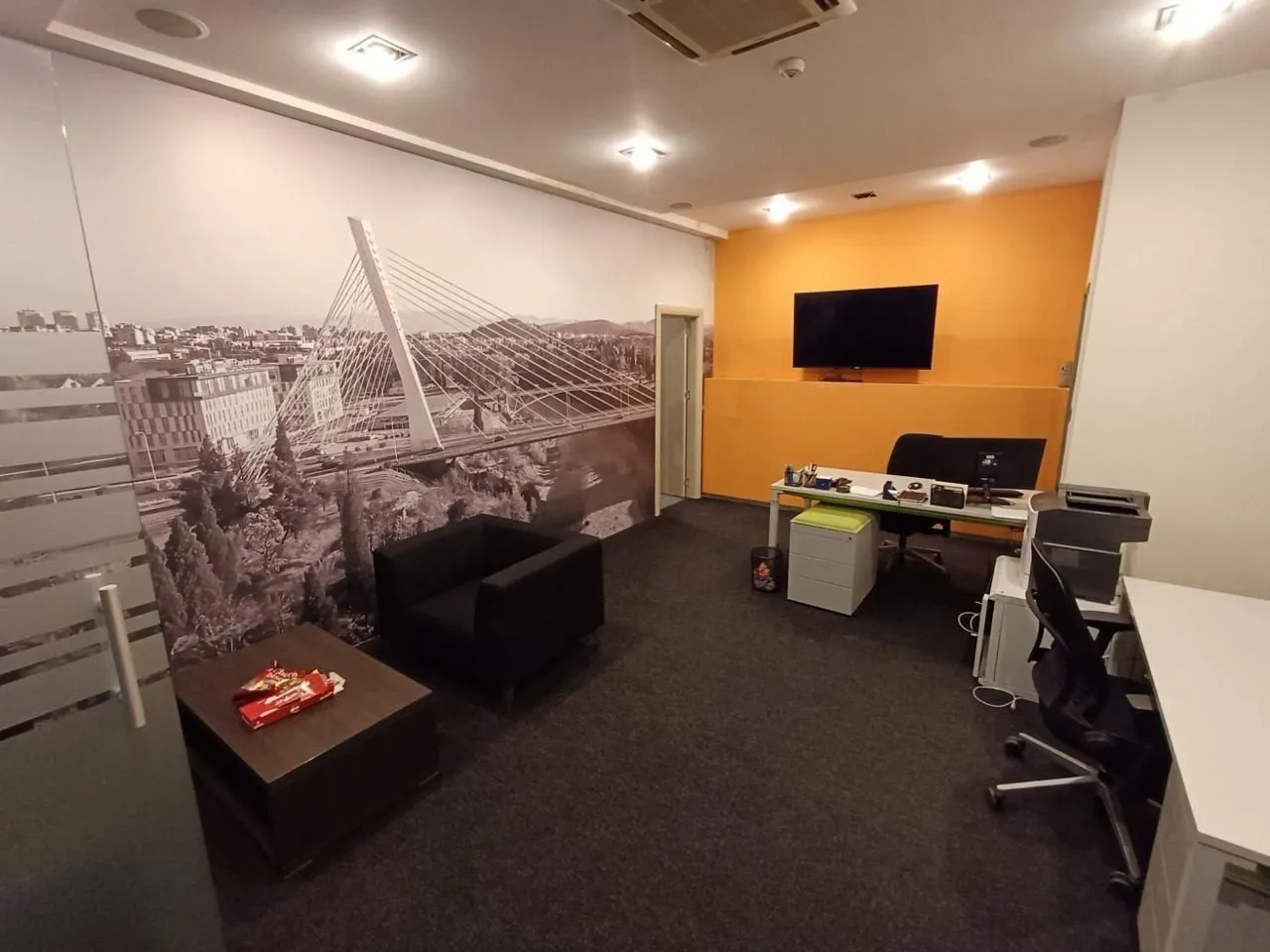 Rent, office space, 60m², Momišići, Podgorica
