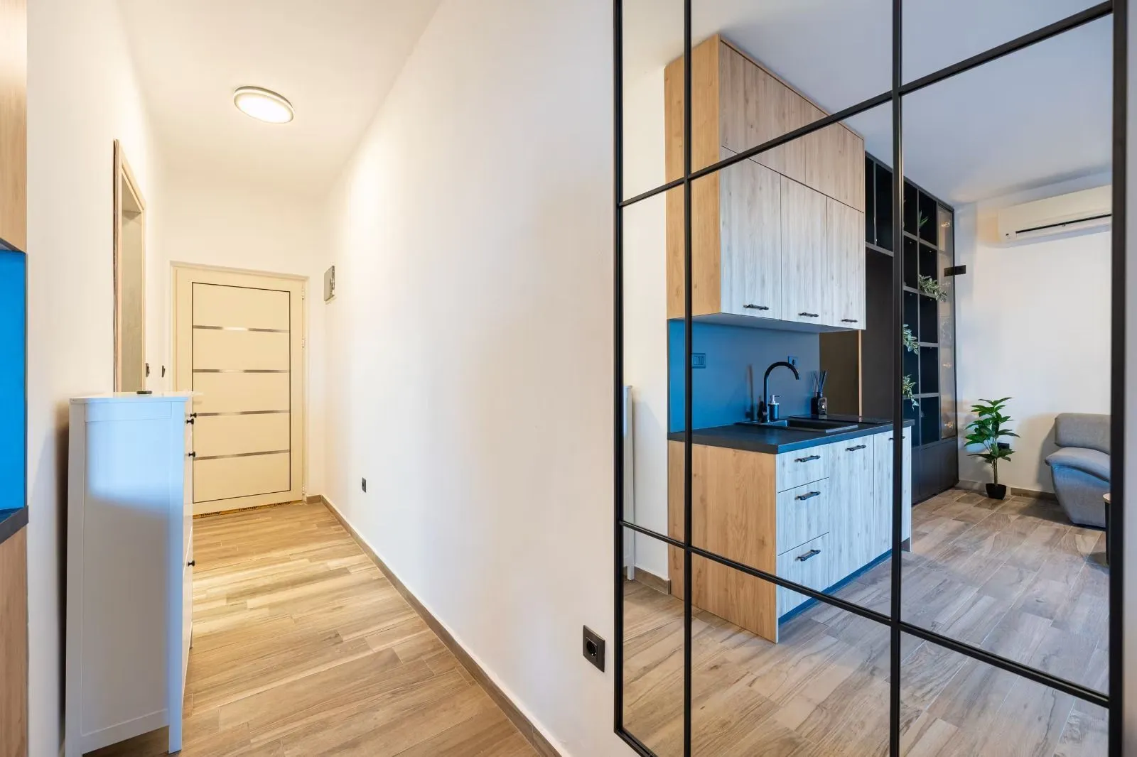Izdavanje, jednosoban stan, 44m², Reževići, Budva