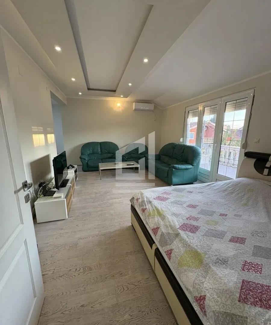 Rent, house, 350m², Zlatica, Podgorica