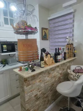 Manja kuhinja sa šankom i ugradnim elementima. - image 6