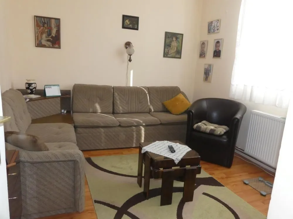 Prodaja, kuća, 300m², Centar, Jagodina