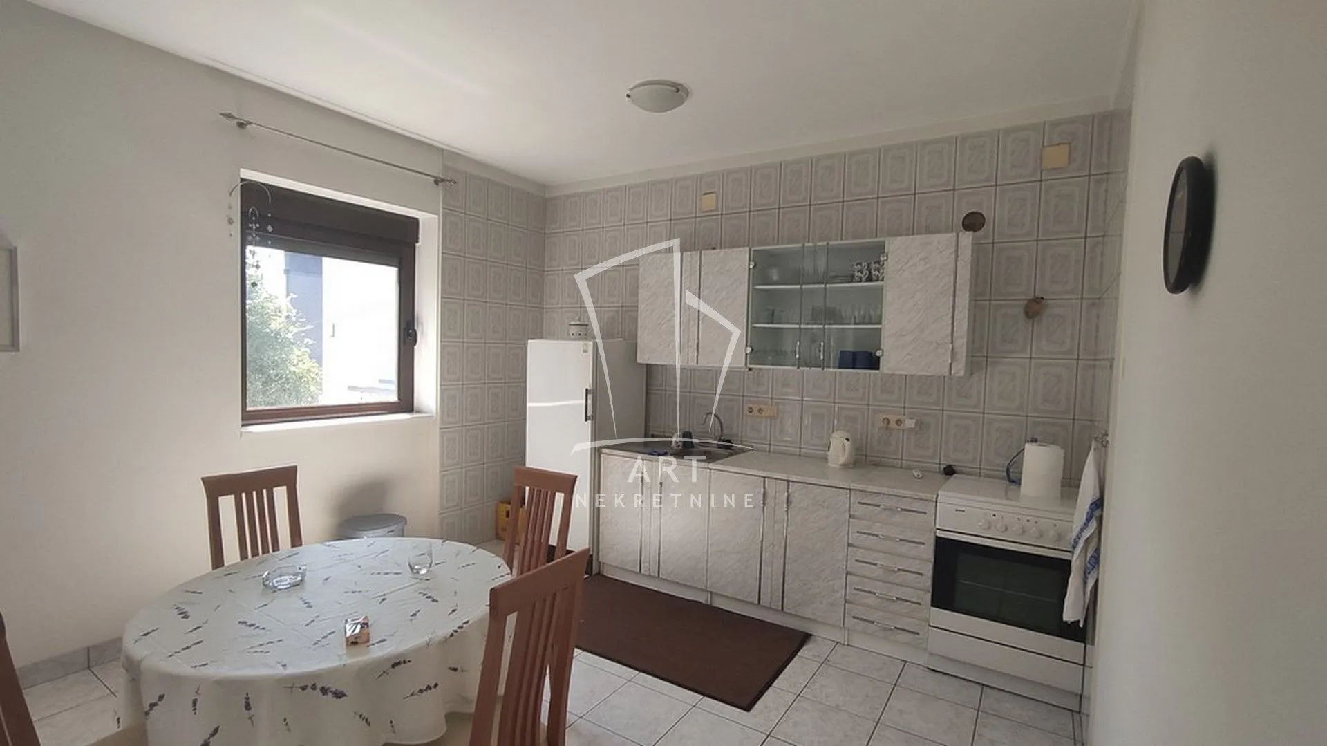 Sale, house, 221m², Jajinci, Voždovac Sve Podlokacije