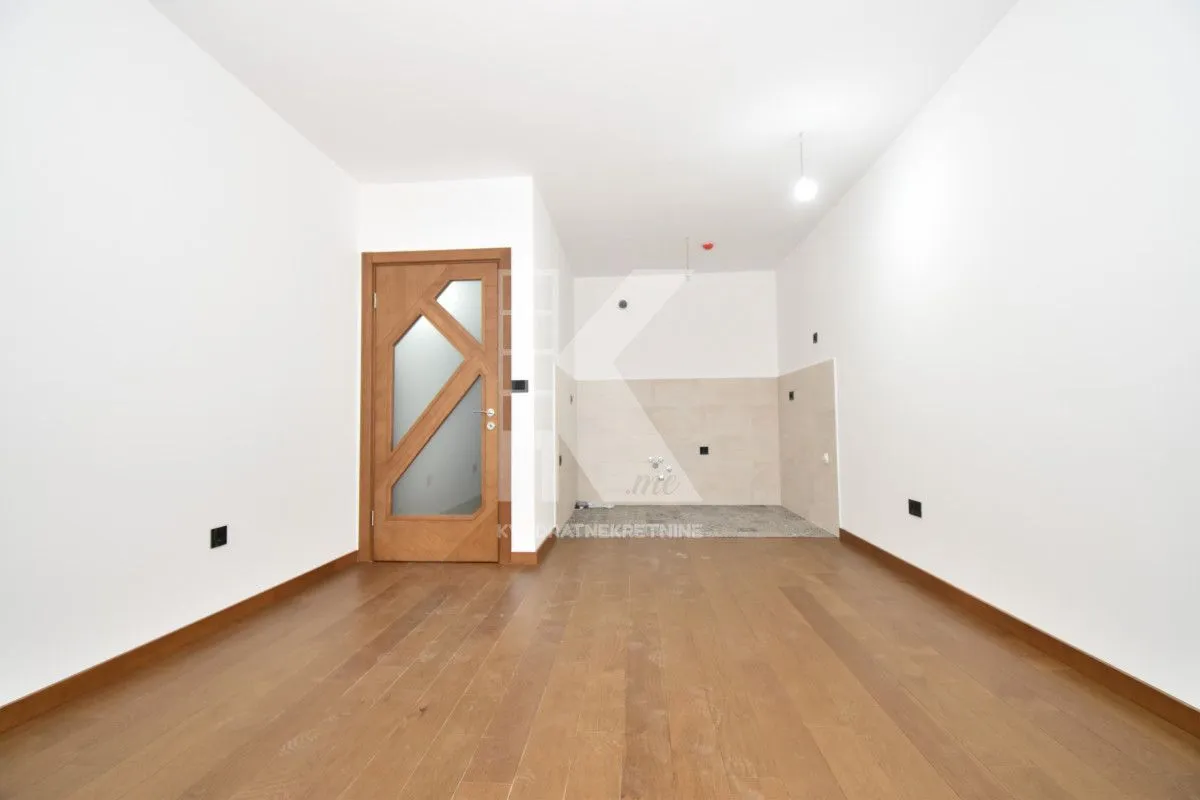 Rent, office space, 49m², Ljubović, Podgorica