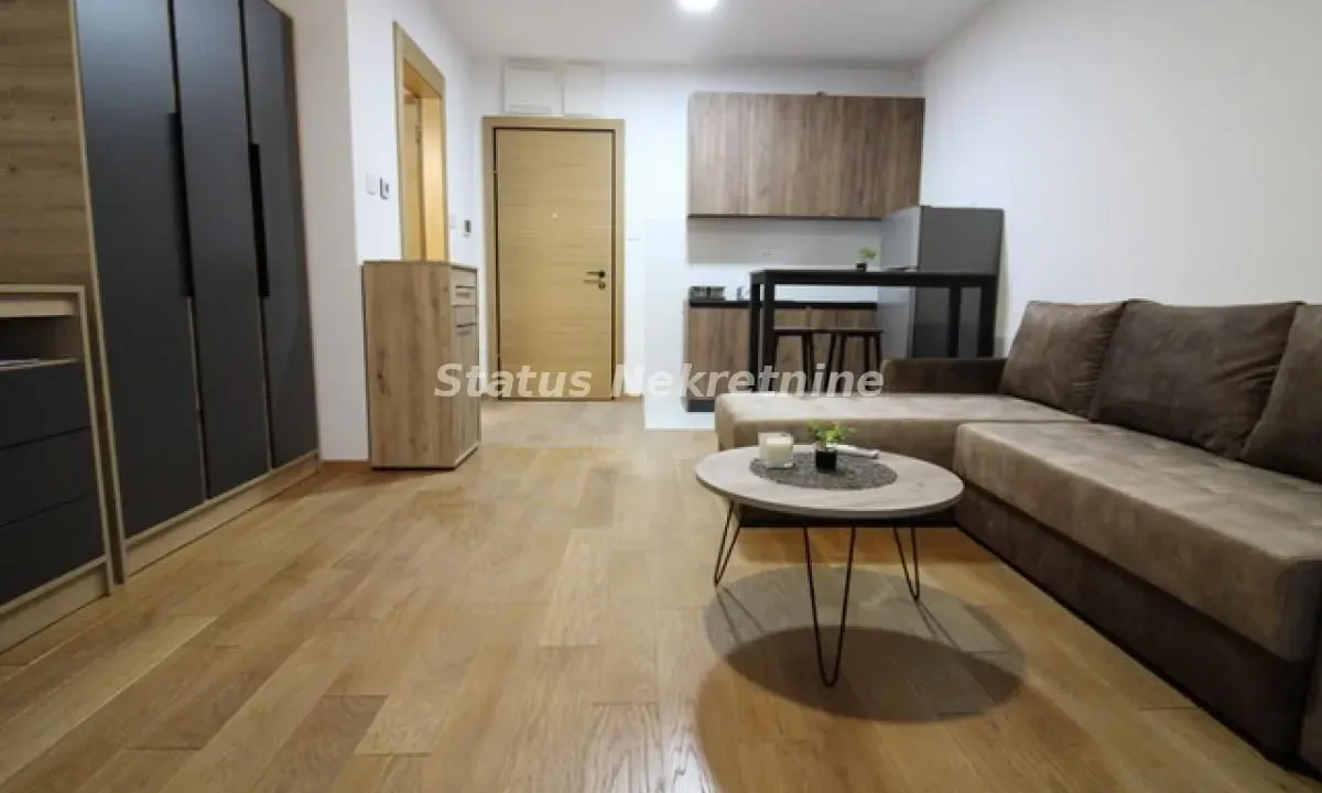 Izdavanje, garsonjera, 28m², Bulevar Oslobodjenja, Novi Sad Sve Podlokacije
