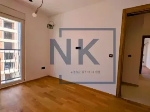 Prodaja, trosoban stan, 112m², Stari Aerodrom, Podgorica - image 8