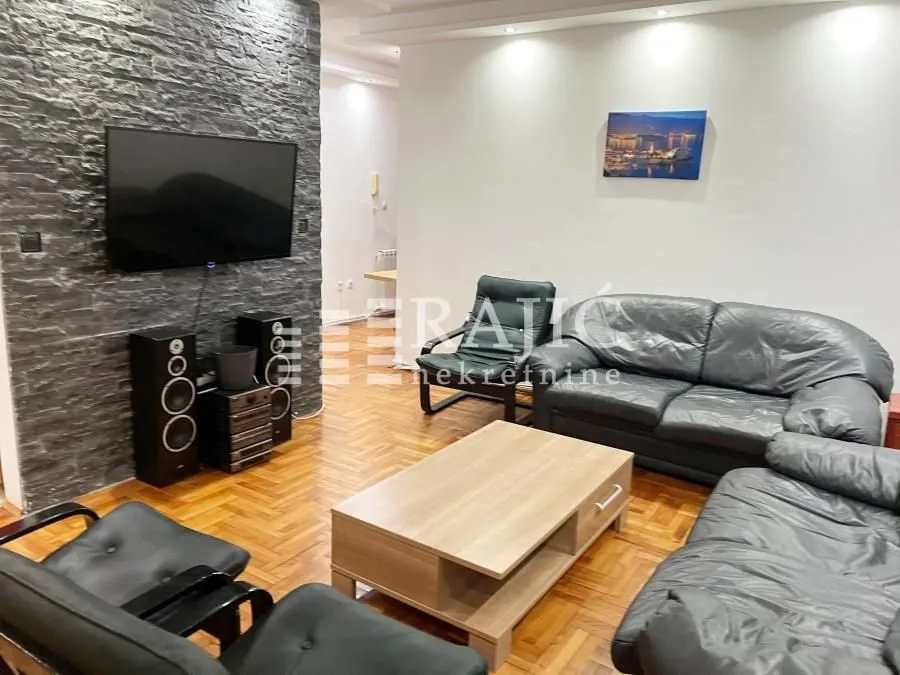 Rent, four bedroom apartment, 110m², Uciteljsko Naselje, Zvezdara Sve Podlokacije