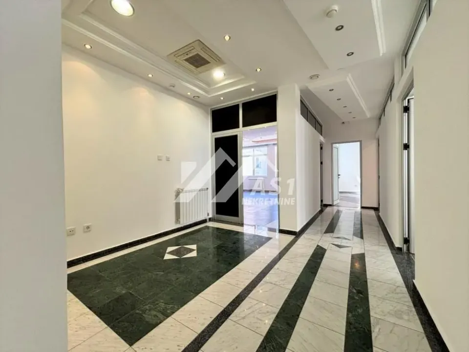 Rent, office space, 250m², Bulevar Oslobodjenja, Novi Sad Sve Podlokacije