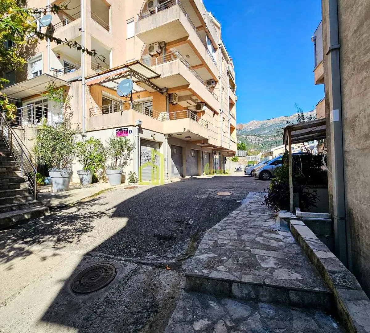 Rent, three bedroom apartment, 124m², Babin Do, Budva