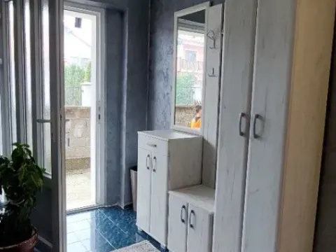 Izdavanje, dvosoban stan, 90m², Cetinje, Crna Gora - image 4