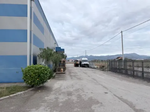 Izdavanje, poslovni prostor, 2000m², Kuće Rakića, Podgorica - image 7