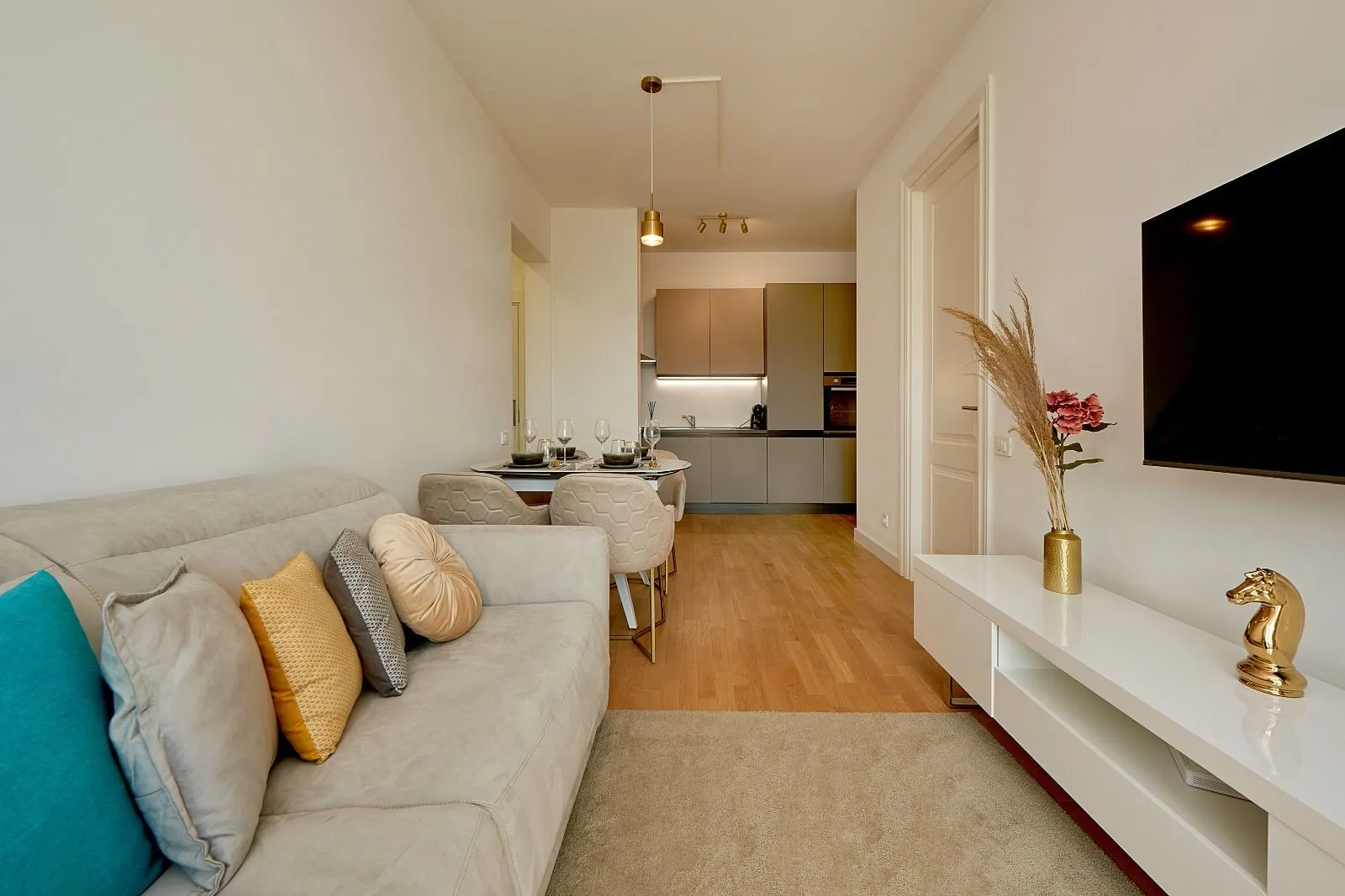 Sale, two bedroom apartment, 67m², Bečići, Budva