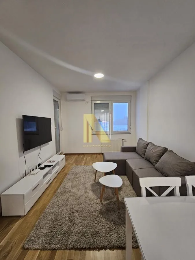 Izdavanje, trosoban stan, 63m², Avijatičarsko naselje, Novi Sad Sve Podlokacije