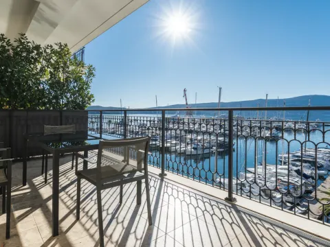 Prodaja, trosoban stan, 253m², Porto Montenegro, Tivat - image 15
