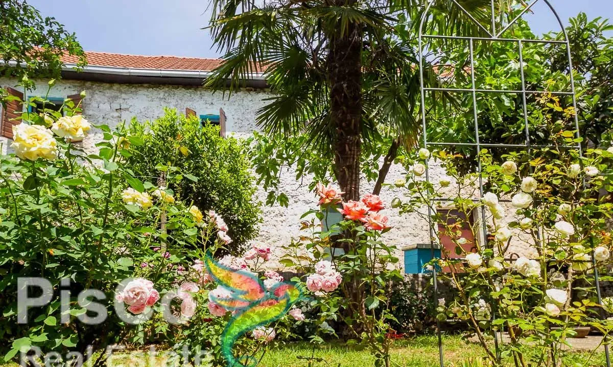 Sale, house, 250m², Danilovgrad, Crna Gora